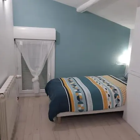 Charmante Maison Renovee, Proche Et Centre-ville Apartment *