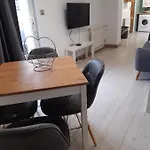 Apartment Charmante Maison Dans Le Gers, Proche Et Centre-ville LʼIsle-Jourdain